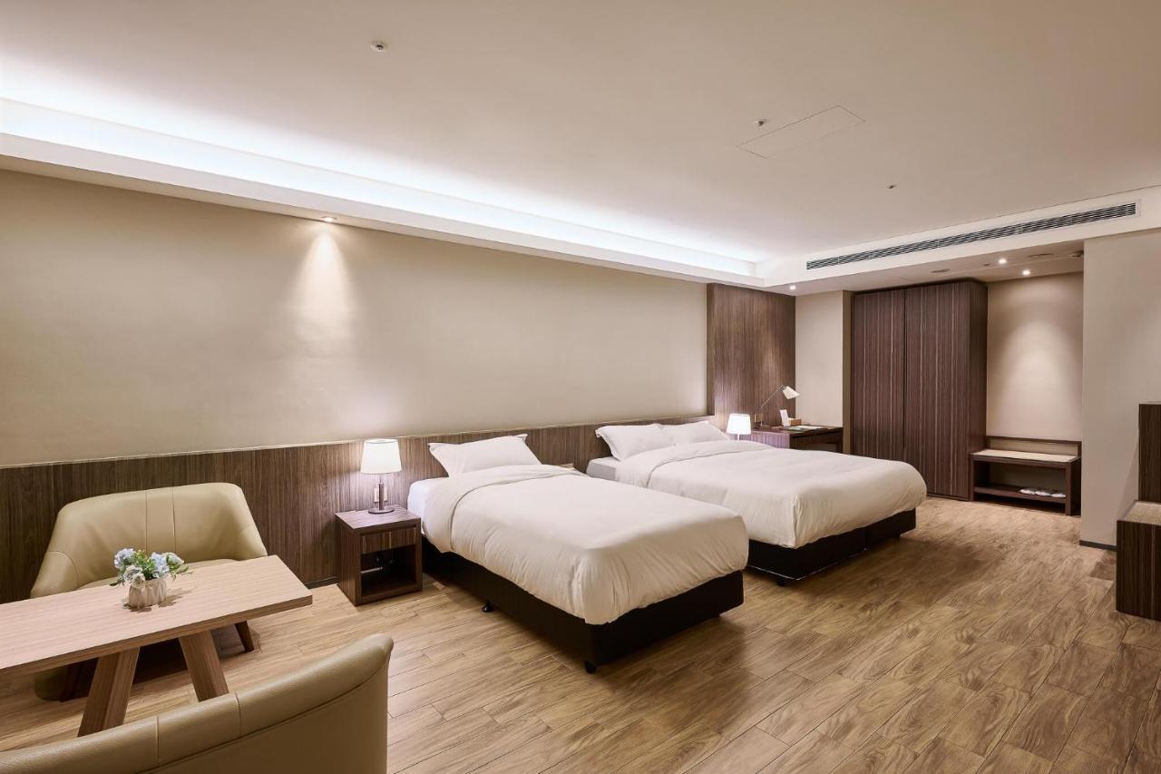 Cuncyue Hot Spring Resort Luodong Buitenkant foto Deluxe Room