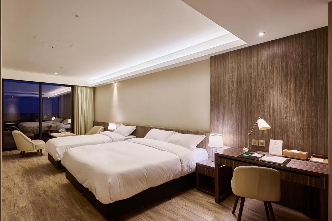 Cuncyue Hot Spring Resort Luodong Buitenkant foto Deluxe Room