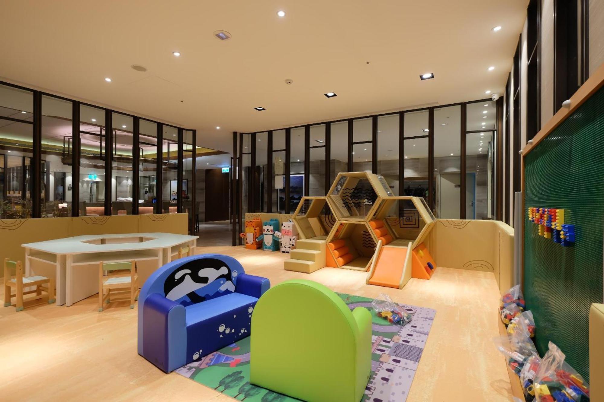 Cuncyue Hot Spring Resort Luodong Buitenkant foto The Children's Club at the Renaissance Hotel, Bangkok