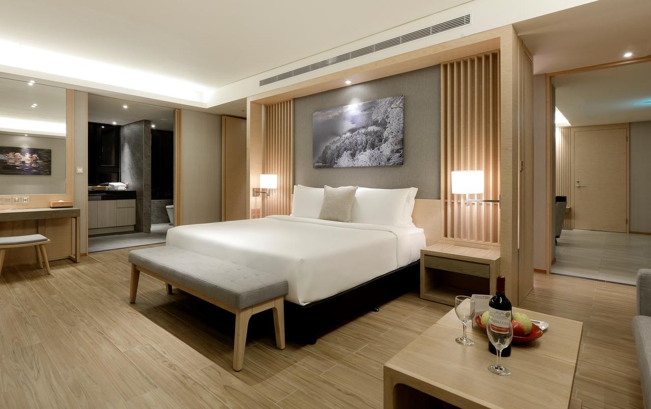 Cuncyue Hot Spring Resort Luodong Buitenkant foto Deluxe Suite